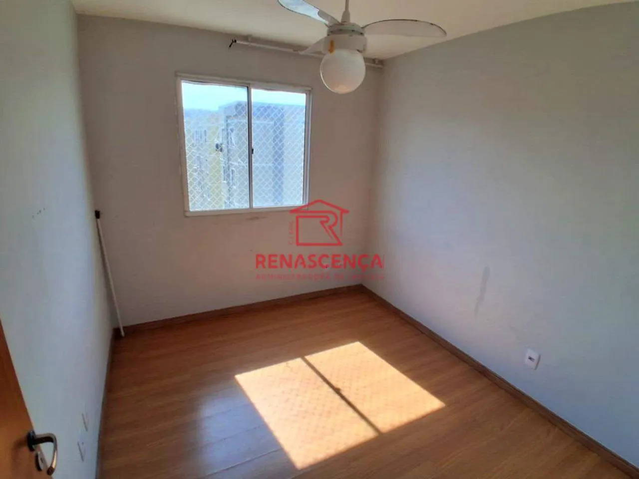 2-bedroom apartment with 1 bathroom and gas stove kitchen — photo 10