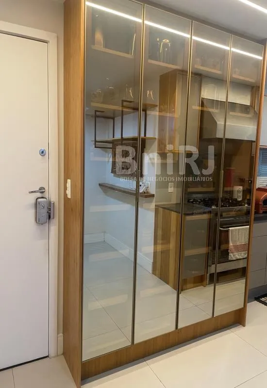Furnished 190 m² apartment with 4 bedrooms and 4 parking — photo 63