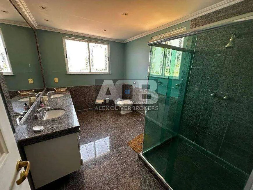 Furnished house with 5 bedrooms and 10 bathrooms — photo 23