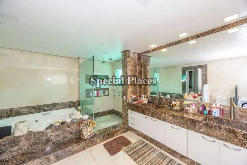 Furnished house with 5 bedrooms and open-plan kitchen — photo 5