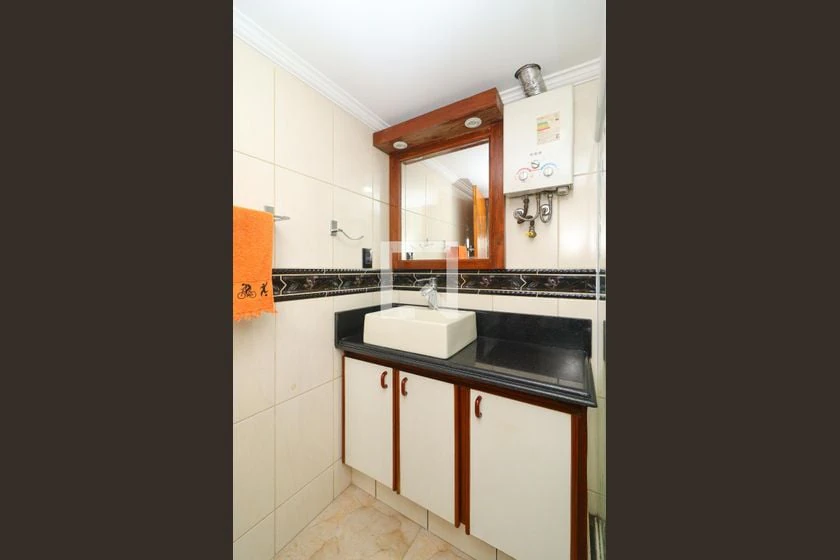 Apartment, 77 m², with wood or laminate floors — photo 25