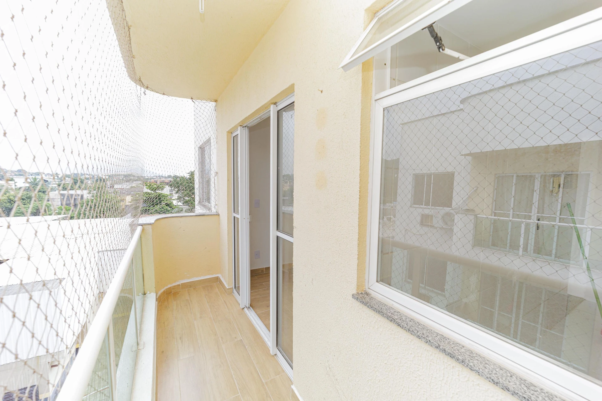 Apartment, 53 m², with wood or laminate floors — photo 17