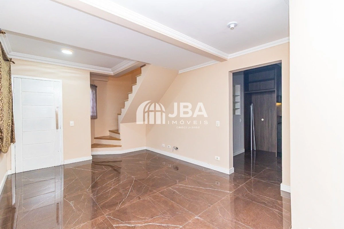 Glass-enclosed balcony in a 3-bedroom house, 85 m² — photo 8