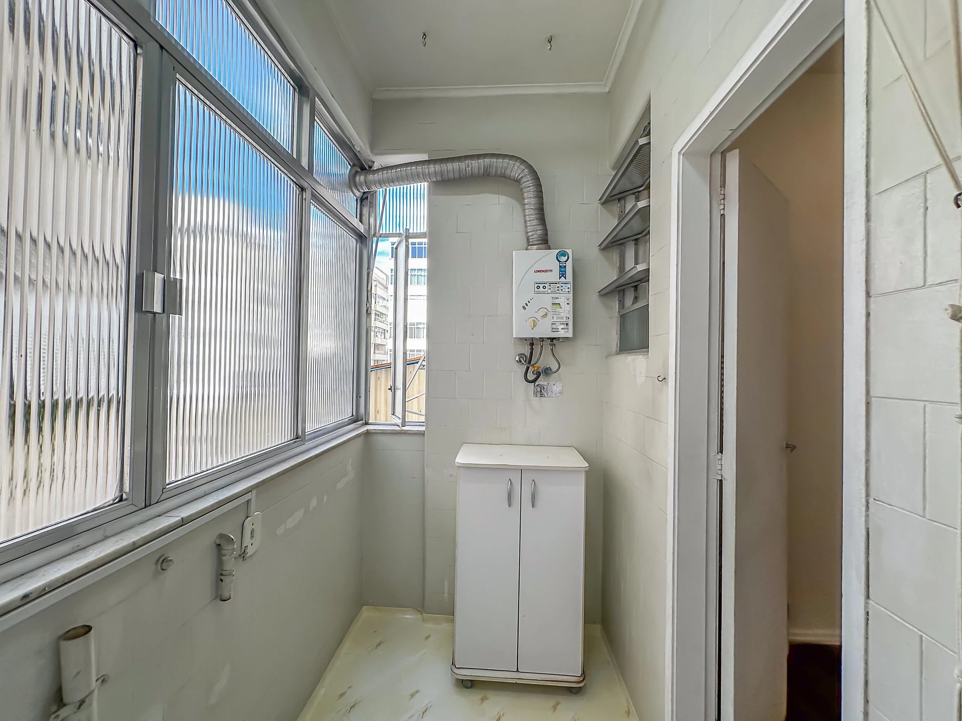 Apartment with 3 bedrooms and 2 bathrooms — photo 32