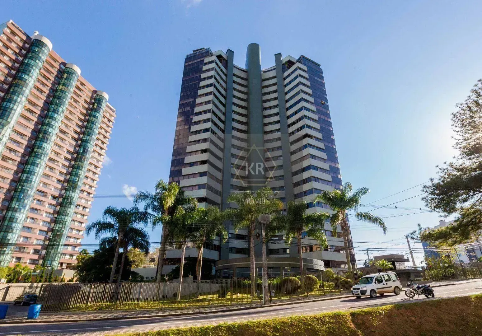 Furnished 272 m² apartment with 3 en-suites and 4 parking — photo 45