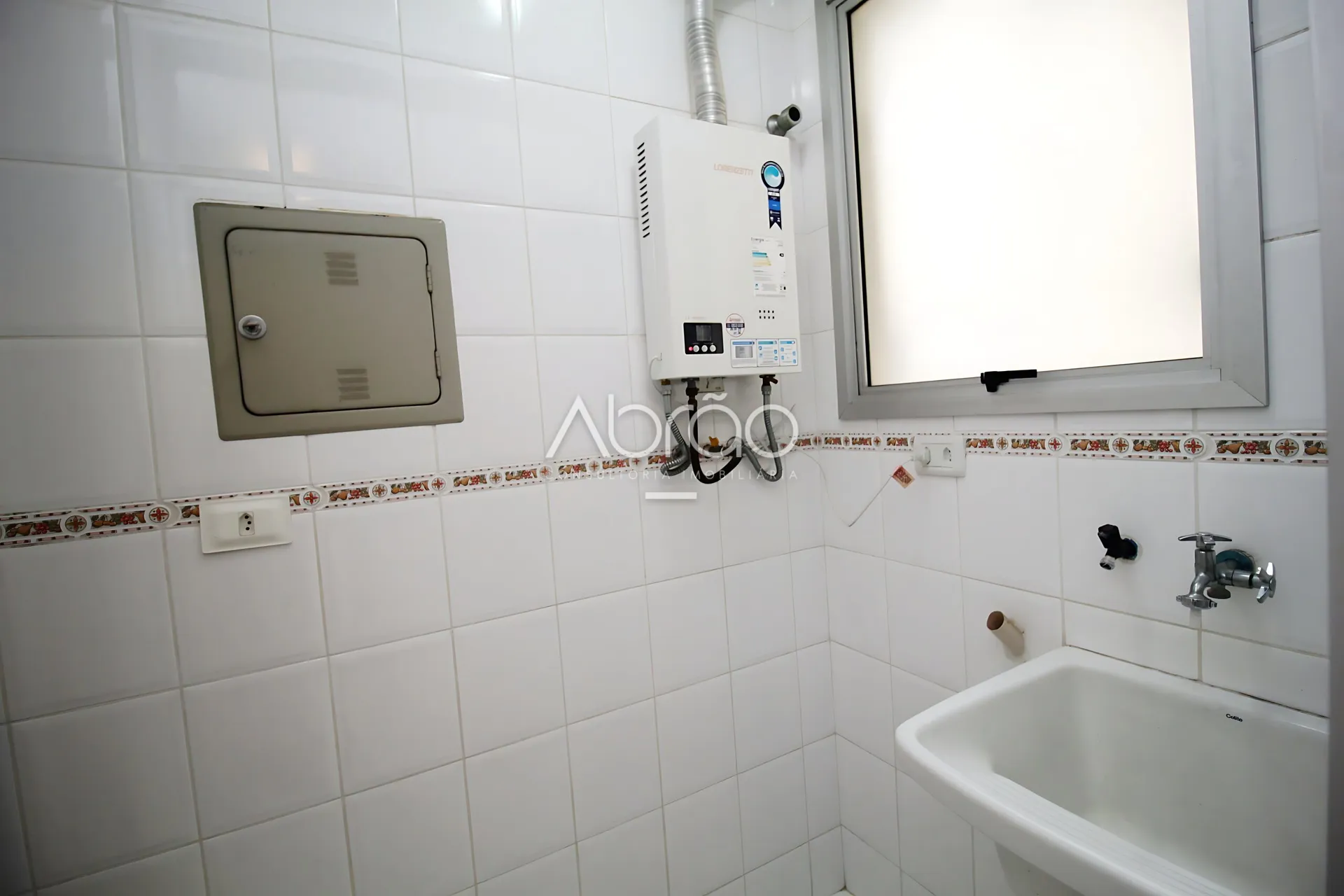 Apartamento con 3 dormitorios y balcón con parrilla — photo 25