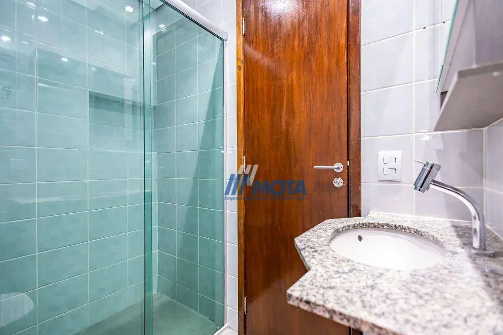 Furnished-free 40 m² studio with a balcony — photo 20