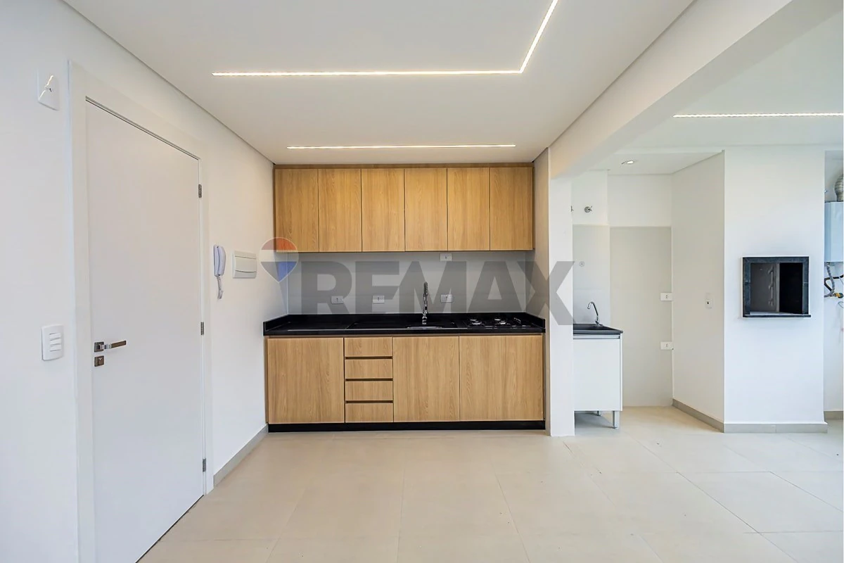2-bedroom apartment with floor-to-ceiling windows — photo 2