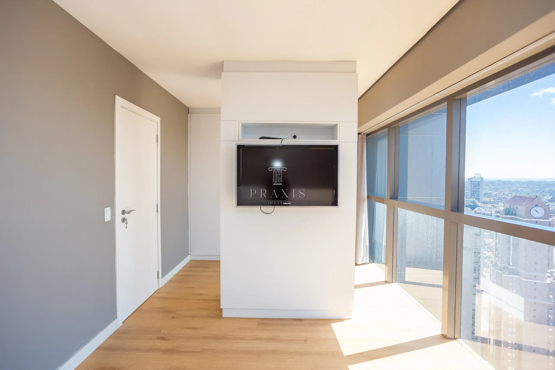 2-bedroom apartment with a home office — photo 38