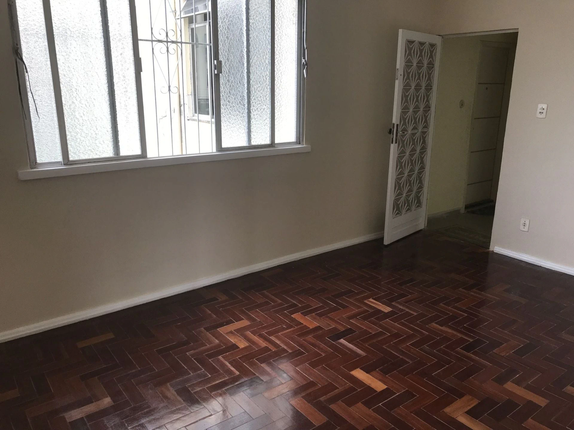 Apartment, 50 m², with wood or laminate floors — photo 7