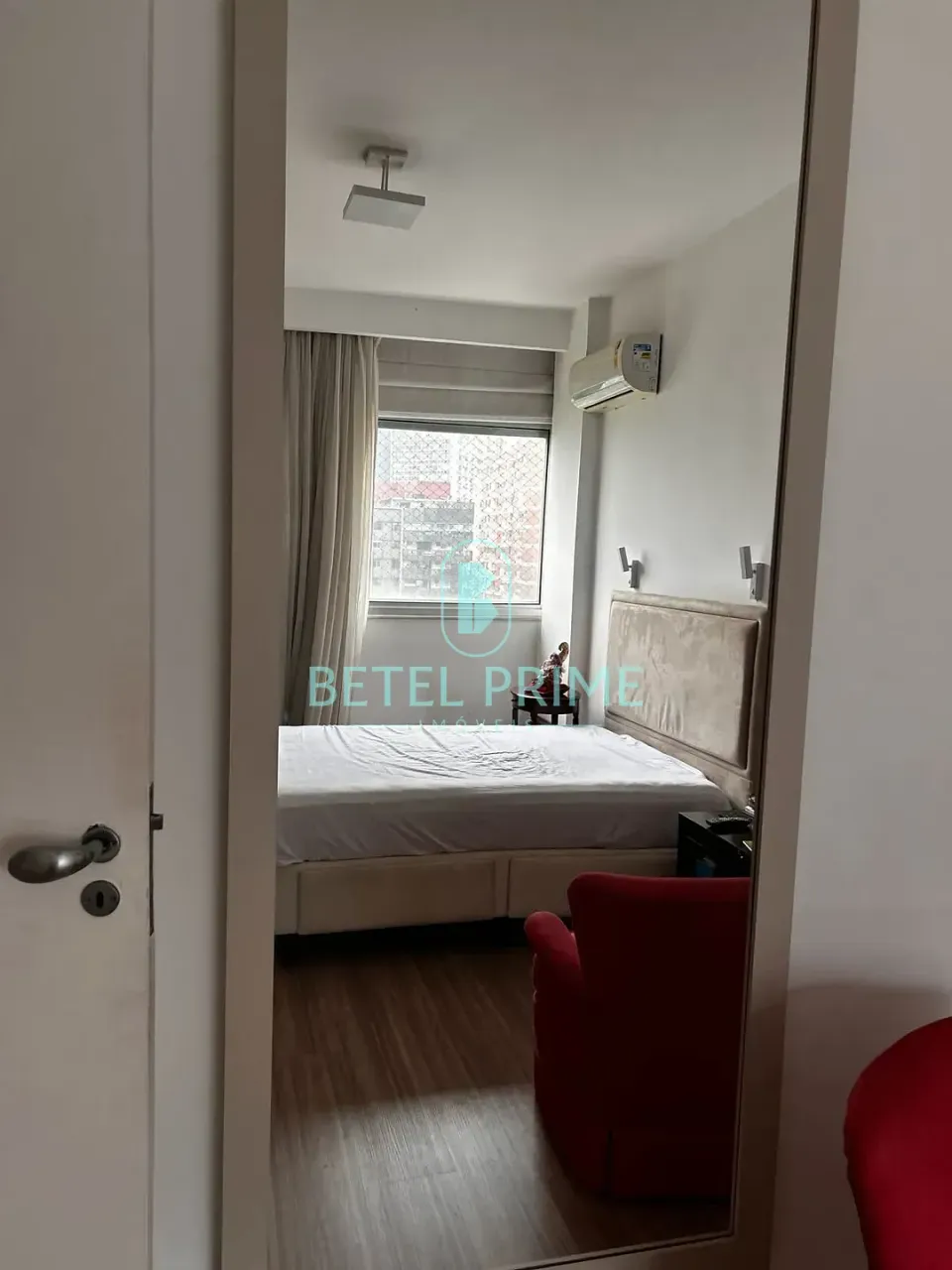 Unfurnished 3-bedroom rental apartment with a balcony — photo 4