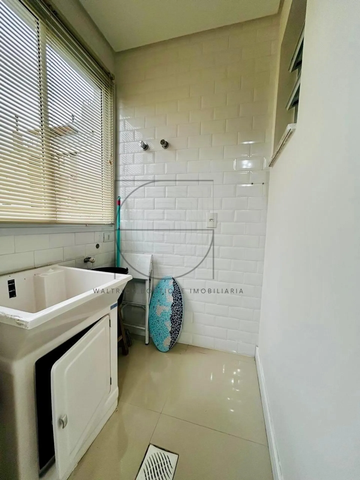 3-bedroom apartment with a mountain view in Florianópolis — photo 18