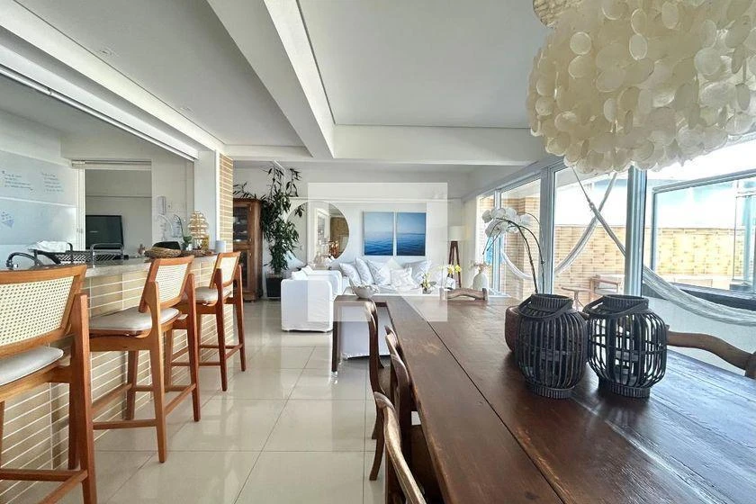 Furnished apartment, 196 m², with a glass-enclosed balcony — photo 34