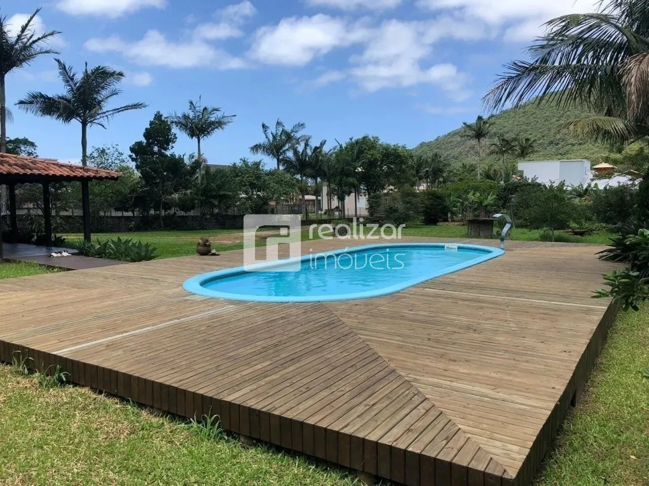 Furnished house with 5 bedrooms and 5 bathrooms