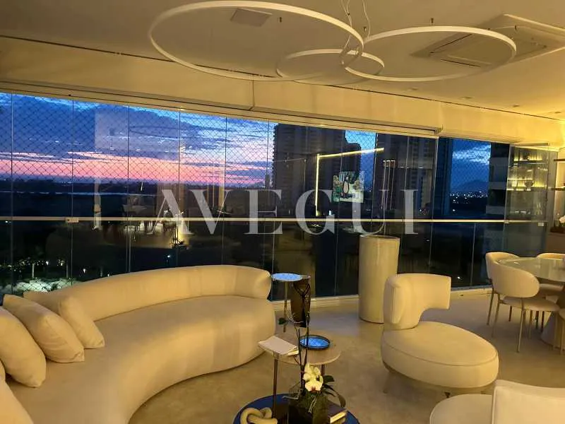 Apartment on the 6th floor with a glass-enclosed balcony — photo 9