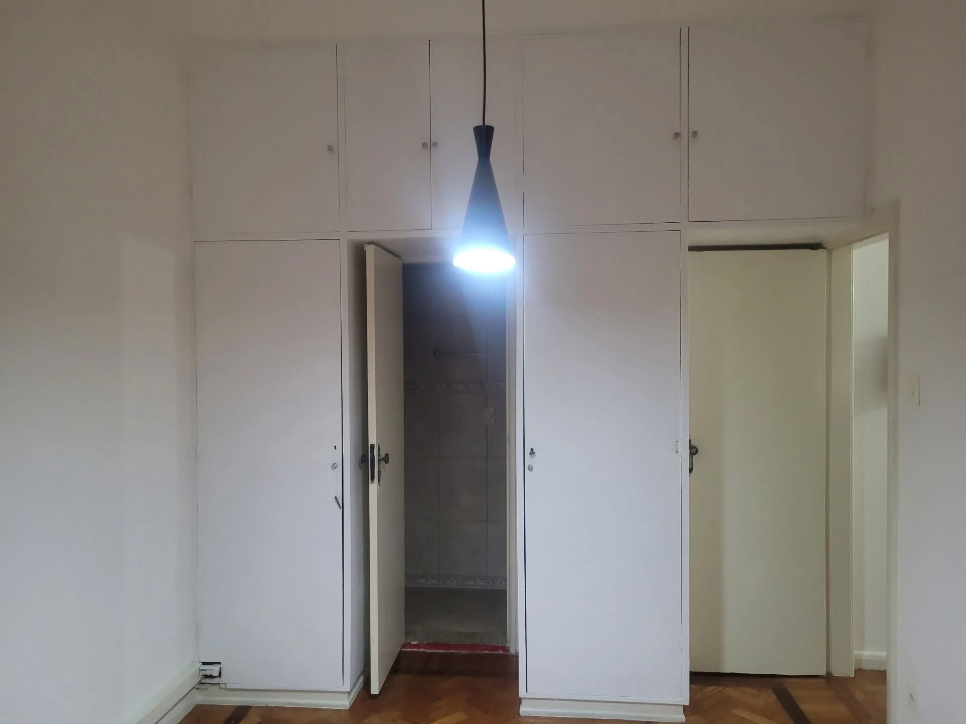 Furnished apartment, 120 m², with wood or laminate floors — photo 21