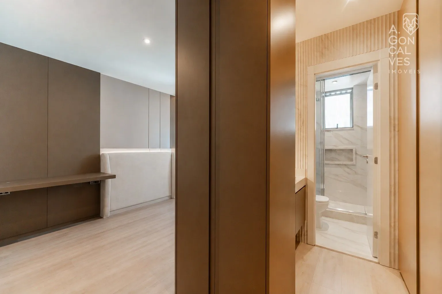 Furnished apartment with 3 suites and 257 m² — photo 40