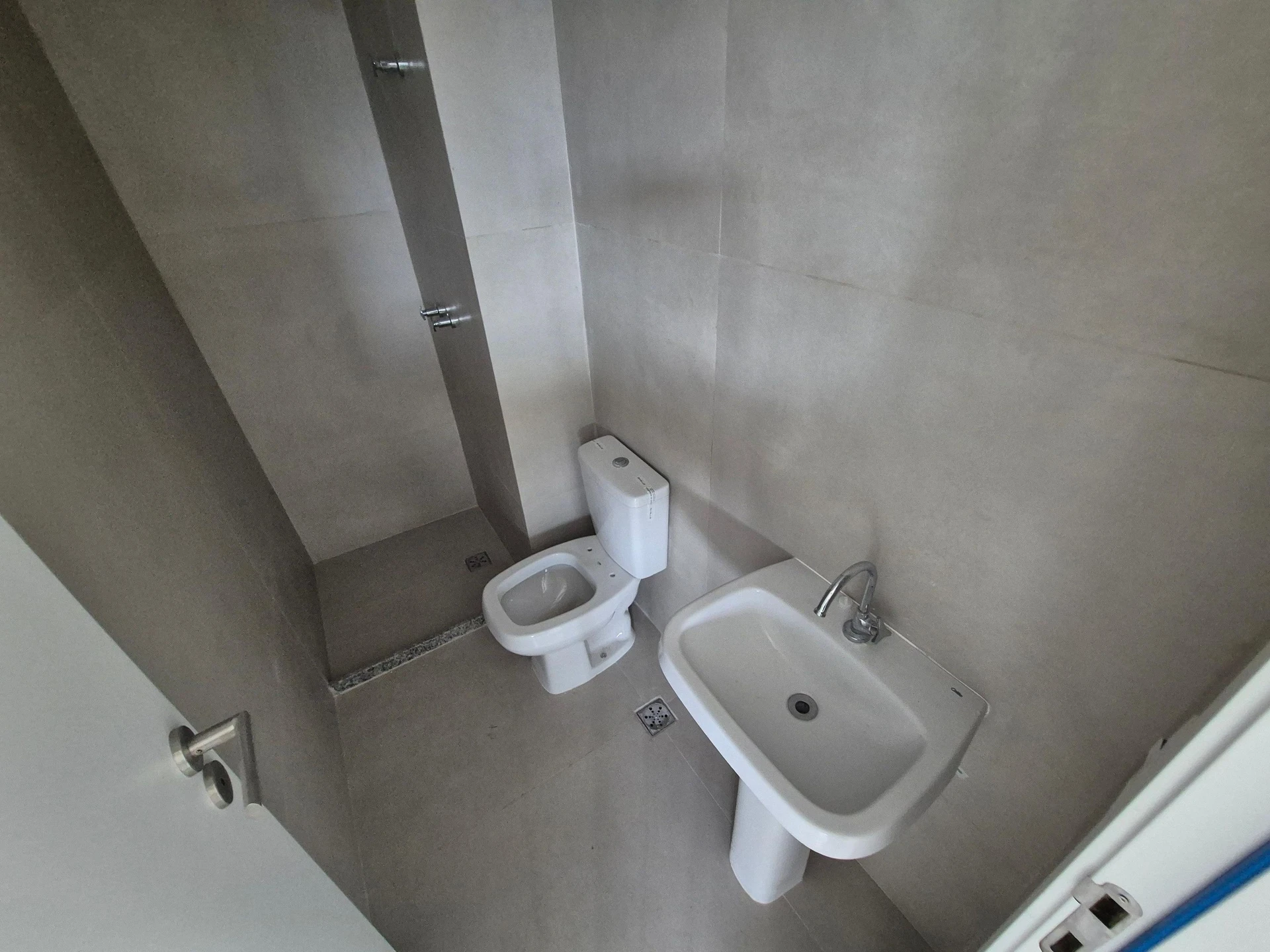 3-bedroom apartment with a mountain view — photo 25