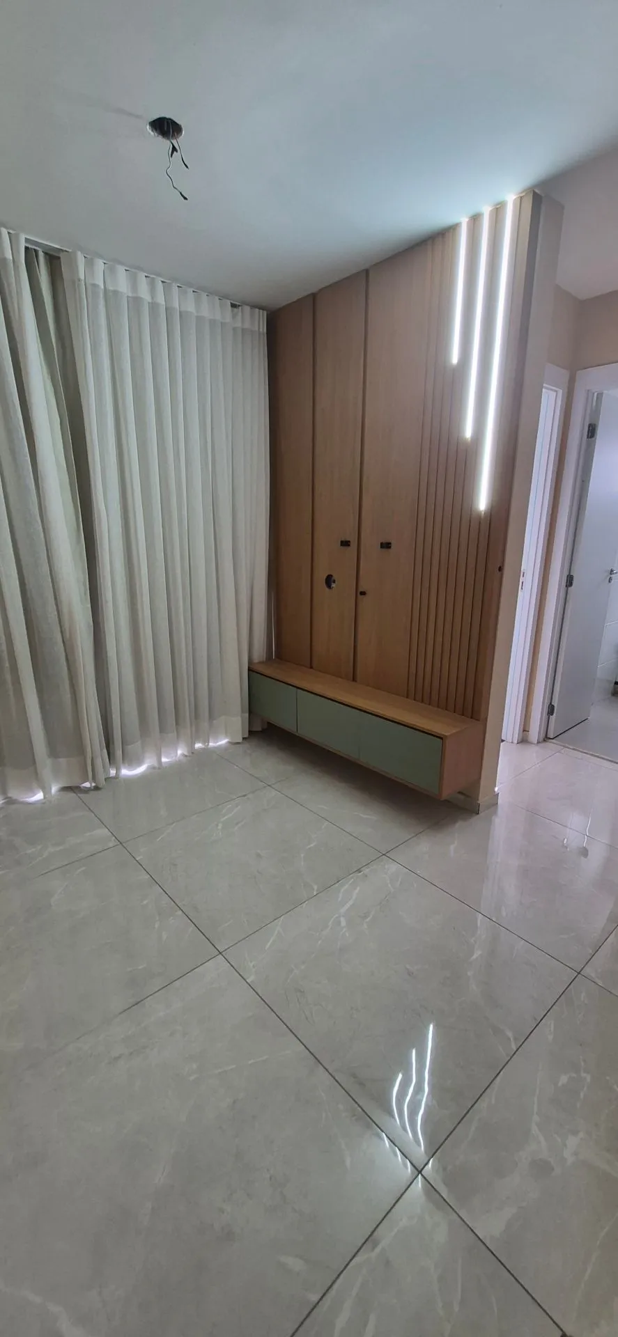 2-bedroom apartment in a building with a gym — photo 32