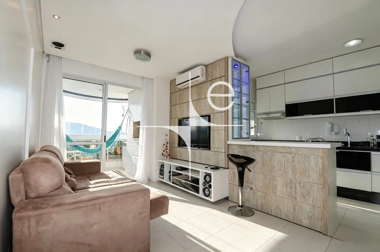 Furnished apartment, 85 m², with a glass-enclosed balcony — photo 21