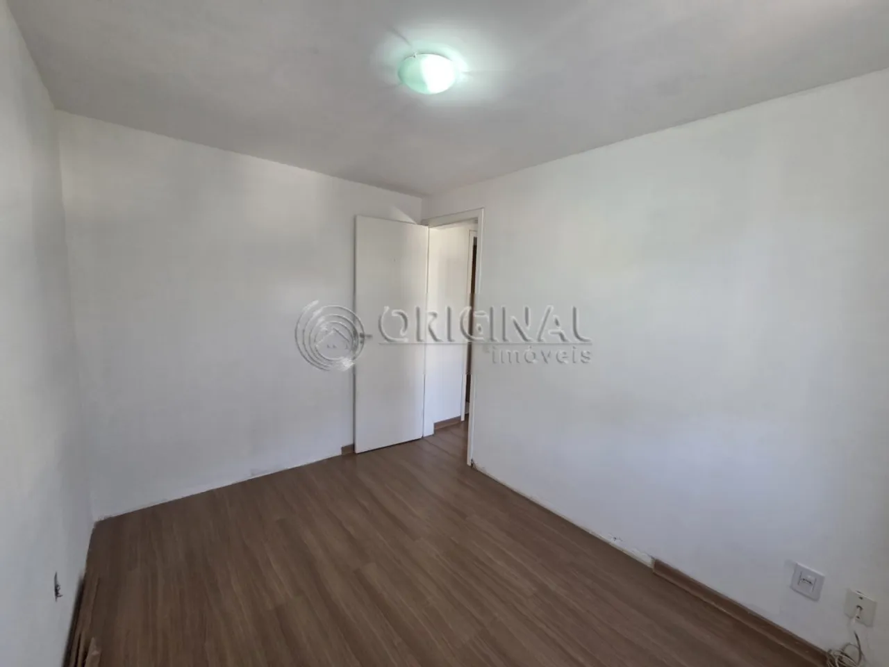 2-bedroom apartment with a closed-off kitchen — photo 12