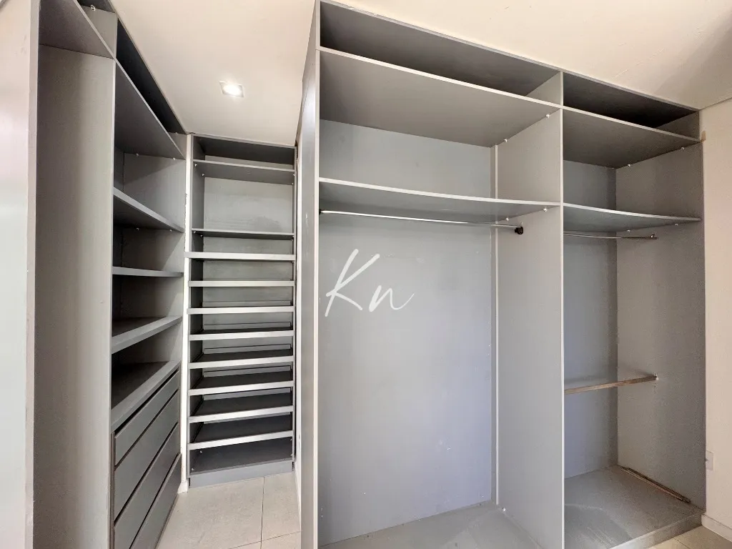 210 m² unfurnished apartment with 3 bedrooms and 5 baths — photo 31