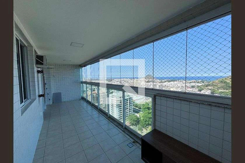 Top-floor apartment with 198 m², 4 bedrooms and 3 parking — photo 10
