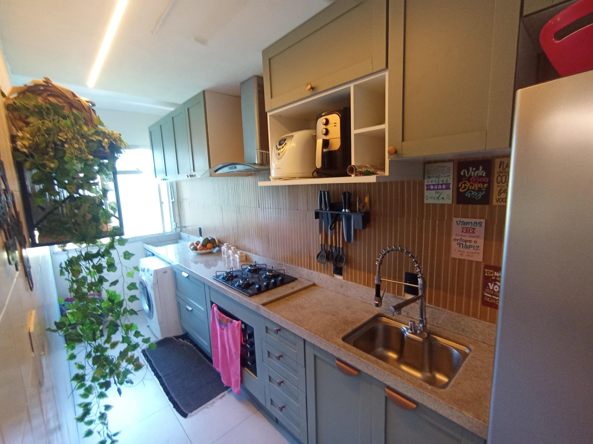 Furnished apartment with 2 bedrooms and a gas stove — photo 2