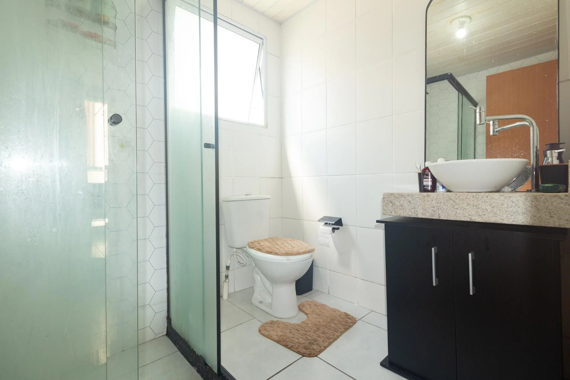 Furnished 2-bedroom apartment with an open-air pool — photo 22
