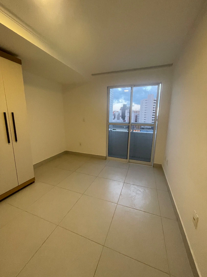 4-bedroom apartment in a building with a sauna — photo 25