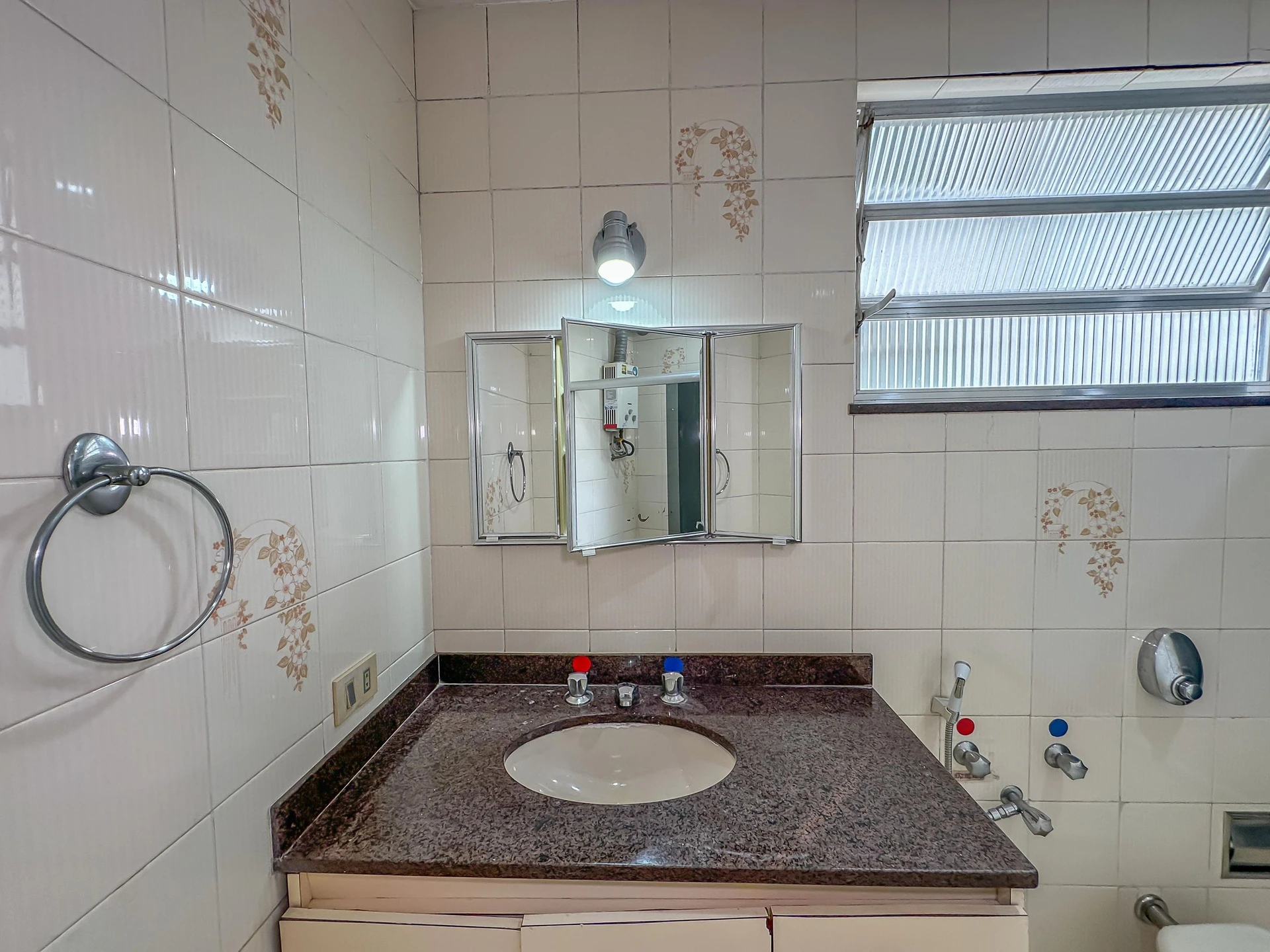 Washing machine in a 2-bedroom apartment, 80 m² — photo 27
