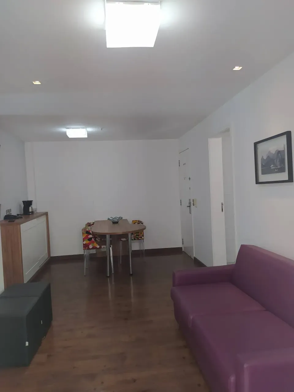 2-bedroom apartment with a balcony and enclosed kitchen — photo 9