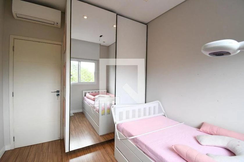 Furnished apartment, 185 m², with a bathtub — photo 43