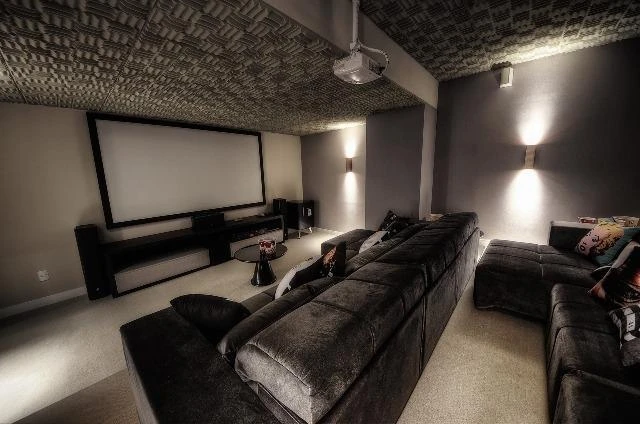 2-bedroom apartment with a mountain view — photo 38