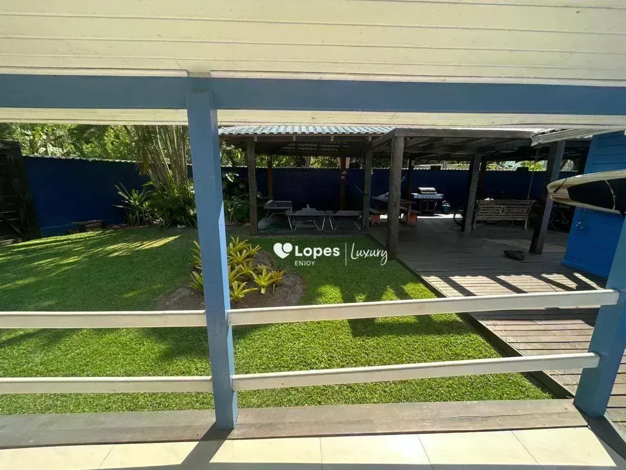Furnished house with 4 bedrooms and 620 m² — photo 51