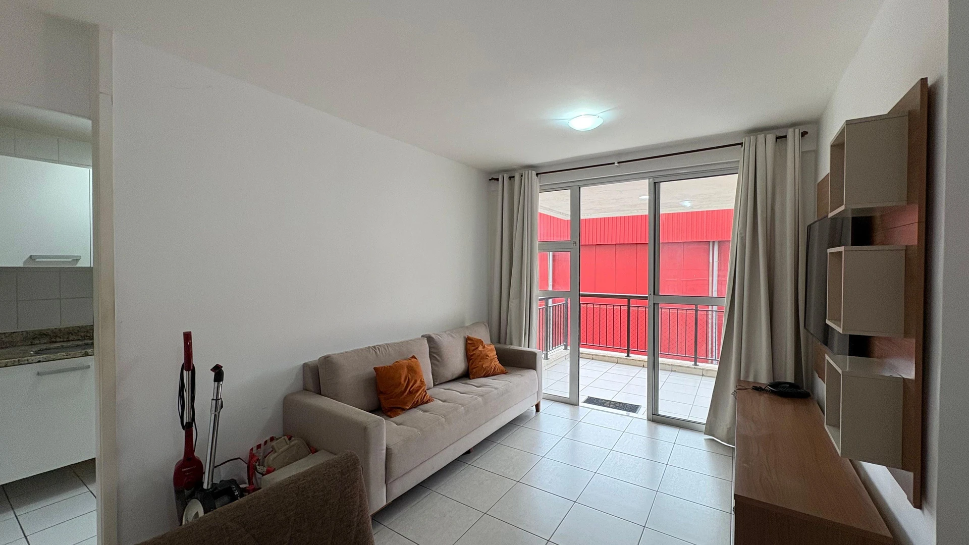 70 m² apartment with a home office and a washing machine — photo 9