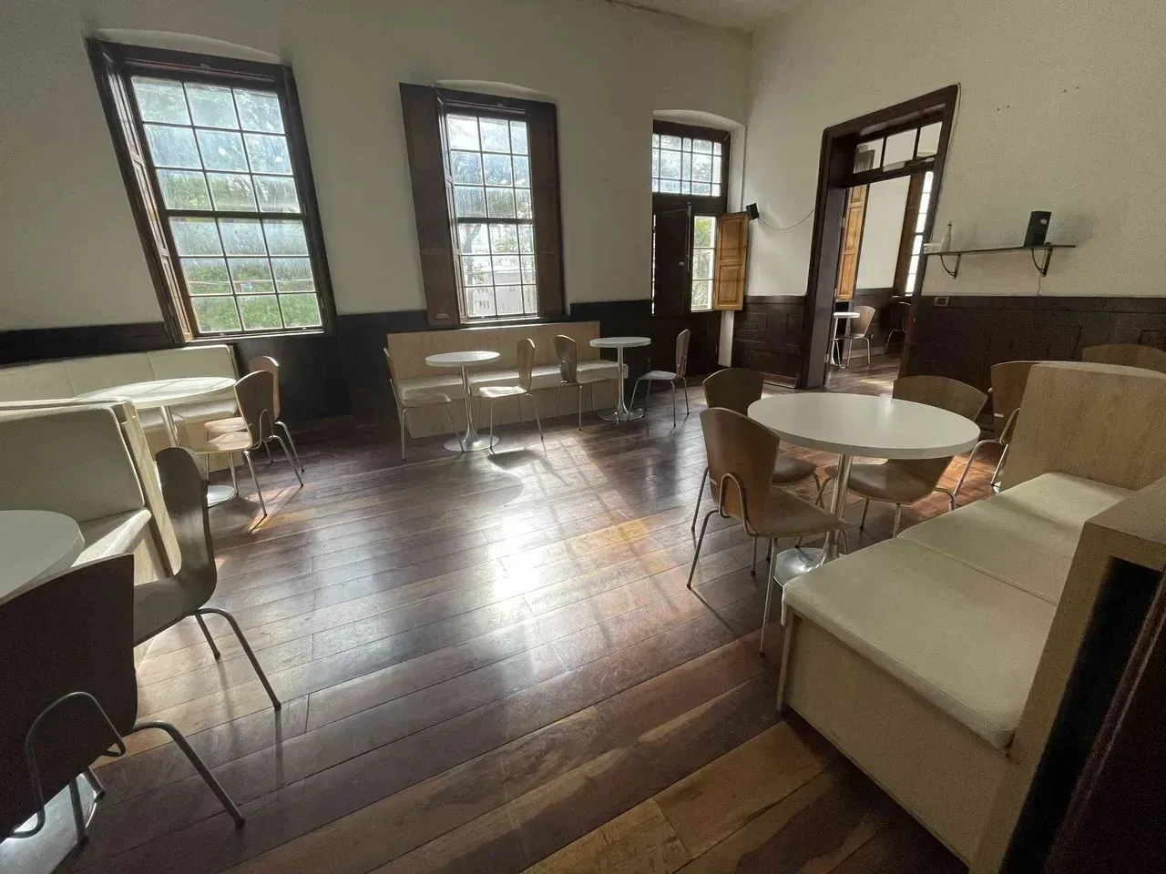 Furnished 1-bedroom apartment with 1 parking space — photo 23
