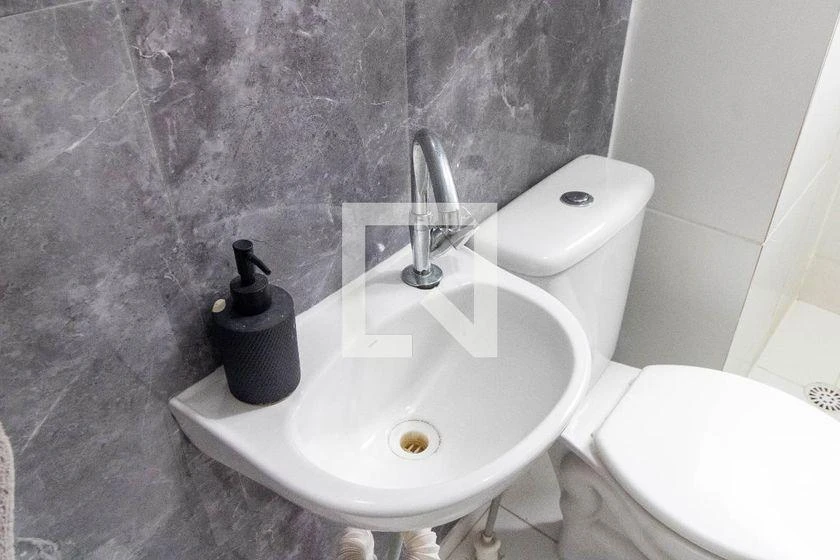 Apartamento de 2 quartos em condomínio com piscina — photo 10