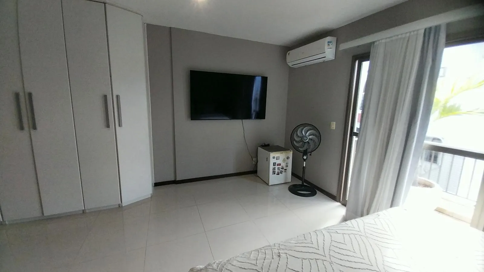 Unfurnished apartment with 4 bedrooms and 5 bathrooms — photo 30