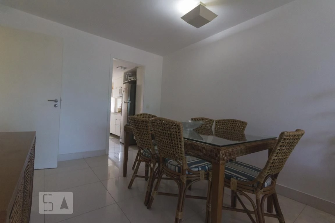Furnished apartment with 2 en-suites and a balcony — photo 31
