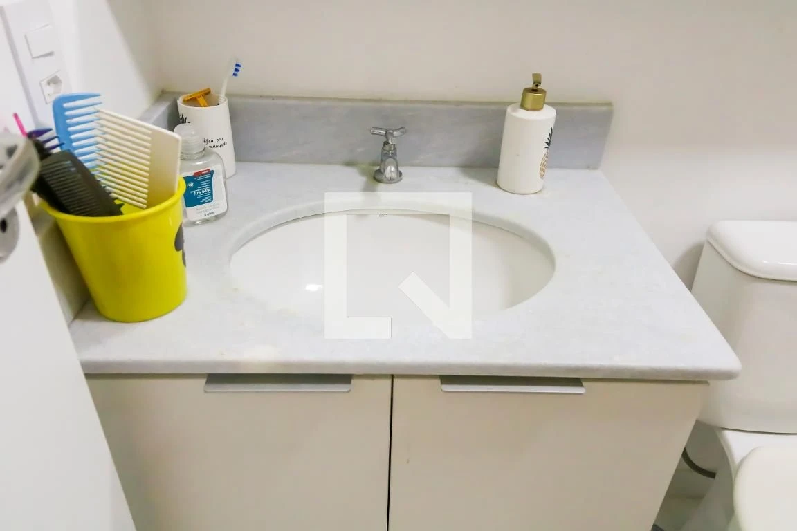 2-bedroom apartment with a home office — photo 20