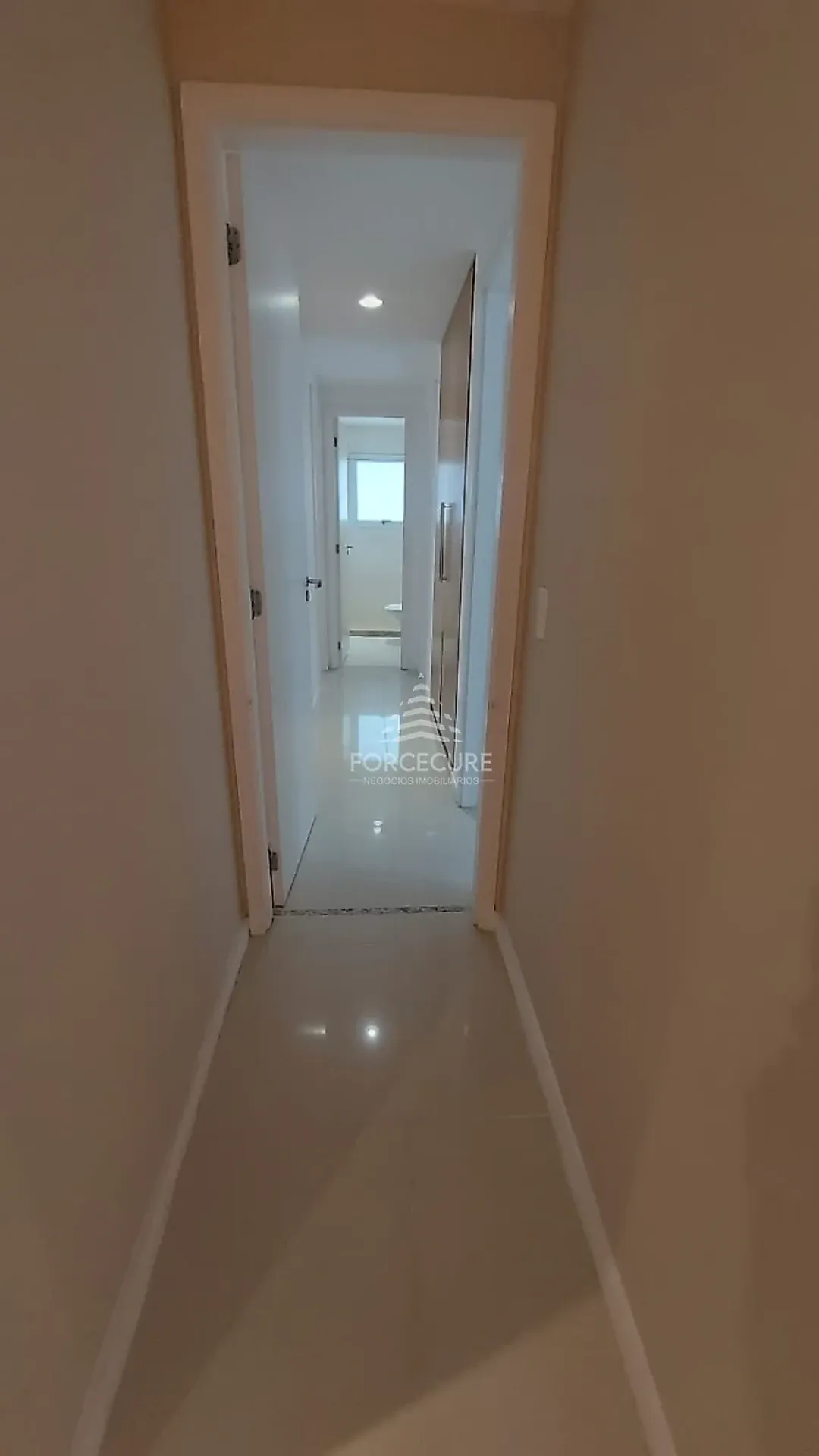 2-bedroom apartment, 1 with its own bathroom, 111 m² — photo 28