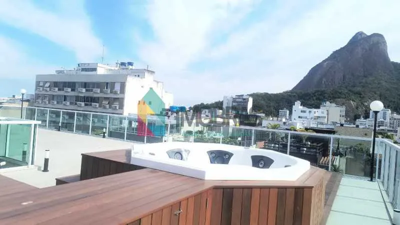 Triplex penthouse 660 m² with 3 suites and parking — photo 26