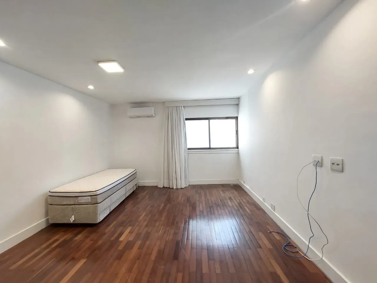 Apartamento com 4 quartos e 5 banheiros, com ar-condicionado — photo 27