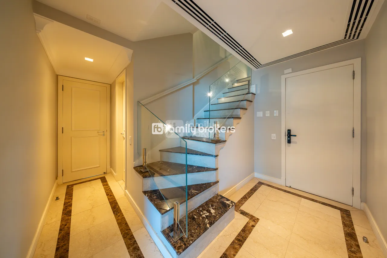 Мебльована дуплекс-квартира з 4 спальнями та 550 м² — photo 15