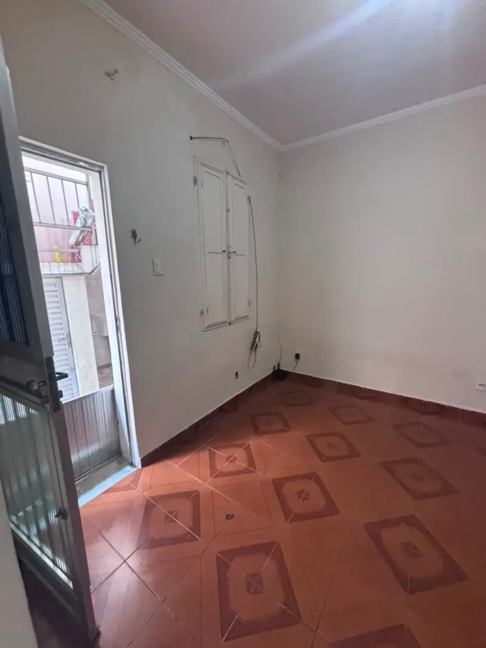 Unfurnished 1-bedroom home with glass shower enclosure — photo 6