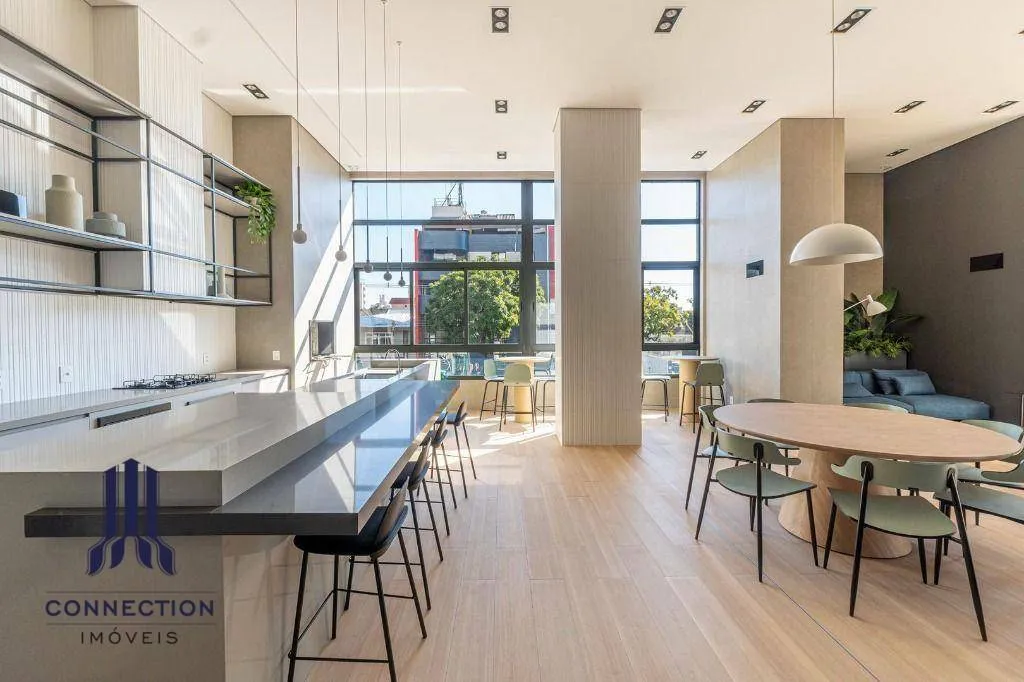 Floor-to-ceiling windows in a 2-bedroom apartment, 83 m² — photo 34
