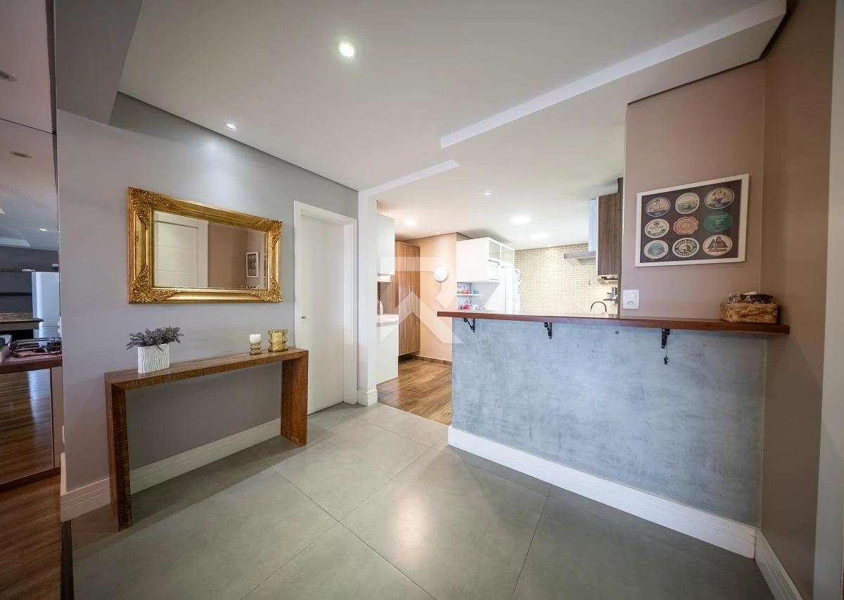 Glass-enclosed balcony in a 3-bedroom apartment, 166 m² — photo 2