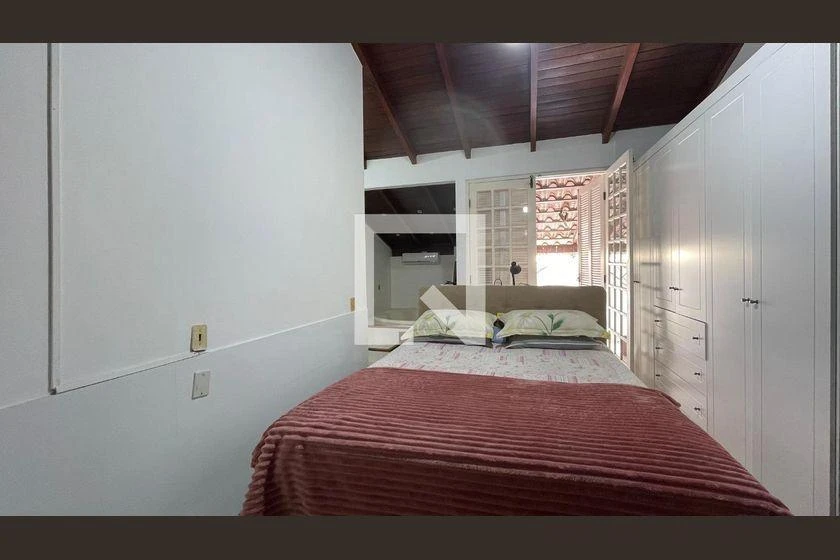 4-bedroom house with a washing machine in Florianópolis — photo 3