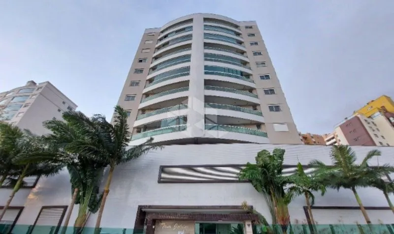 Mountain view in a 4-bedroom apartment, 150 m² — photo 43